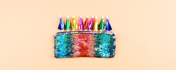 Idées créatives de pochettes cadeaux en kraft argenté pour événements