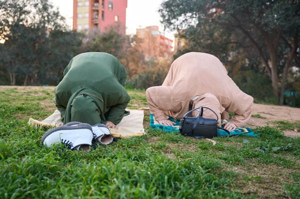 10 modèles de djellaba femme à prix réduit pour un style chic